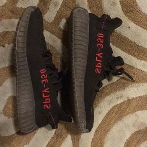 YEEZY boost 350 v2 (best UA)